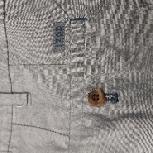 IZOD  SHORTS - Picture 8 of 10